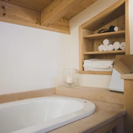 Berghaus Alpenroesli イン *